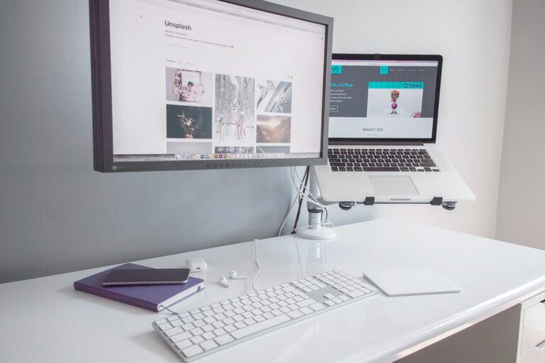 Best AI tools for solopreneurs — home office workflow