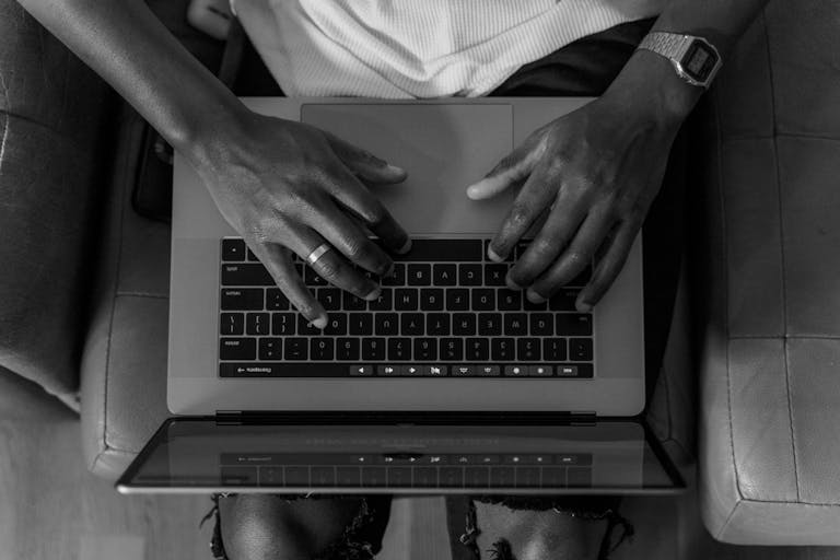 Jasper AI vs Writesonic comparison for freelancers.